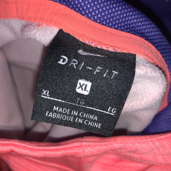 Nike Dri-Fit SweatShirt - Picture 2 of 3